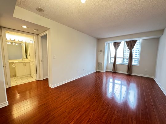 For Lease - 18 Sommerset Way Unit# 1708, Toronto, Ontario - Photo 1
