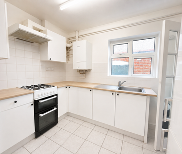 1 bedroom in a house share to rent - Photo 3