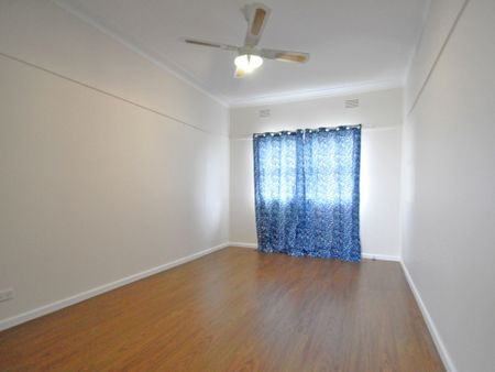 3 Bedroom Home Available - Photo 3