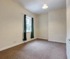 2 BEDROOM House - Semi-Detached - Photo 5