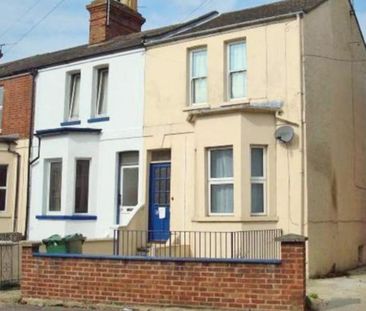 5 bedroom end of terrace house to rent - Photo 1