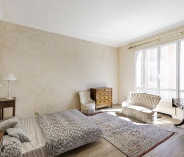 Location Appartement 4 pièces 145m² NEUILLY SUR SEINE 92200 - Photo 4