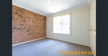 Modern townhouse in Central North - Photo 4