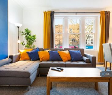 3 bedroom flat to rent - Photo 2