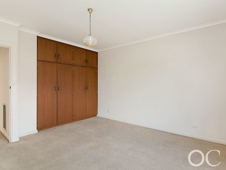 Open the Door To Stylish Townhouse Living in a Prime Adelaide Location - Photo 5