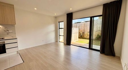 Modern Comfort in the Heart of Te Atatu Peninsula - Photo 4