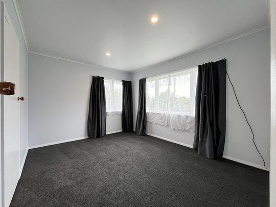 Lovely 3 Bedroom Home in Papakura - Photo 1