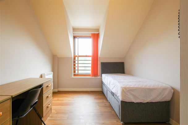 Room 6, East Road, Cambridge - Photo 1