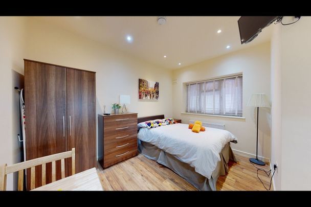 Studio Flat, Kilburn, NW2 - Photo 1