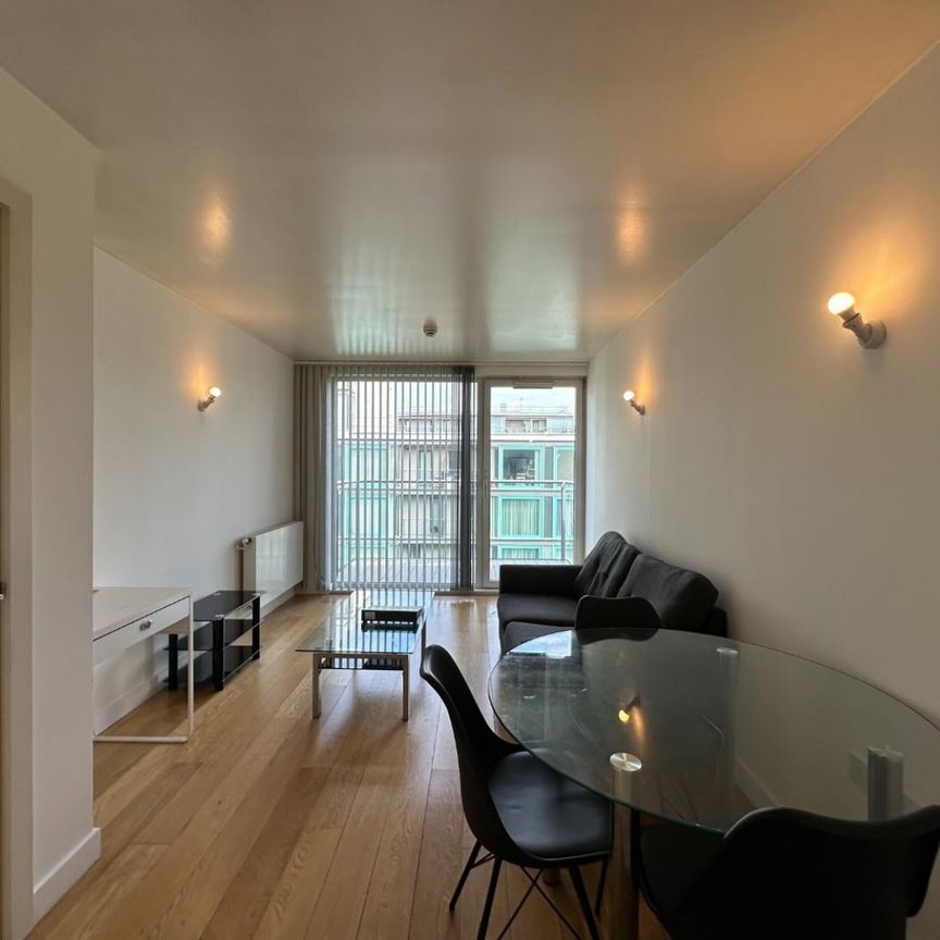 1 bedroom Flat To Let - Photo 1
