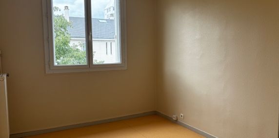 Appartement lumineux situé, proche des transports et commerces. - Photo 2