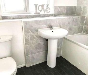 Lytham Gardens, Nottingham, NG5 - Photo 3