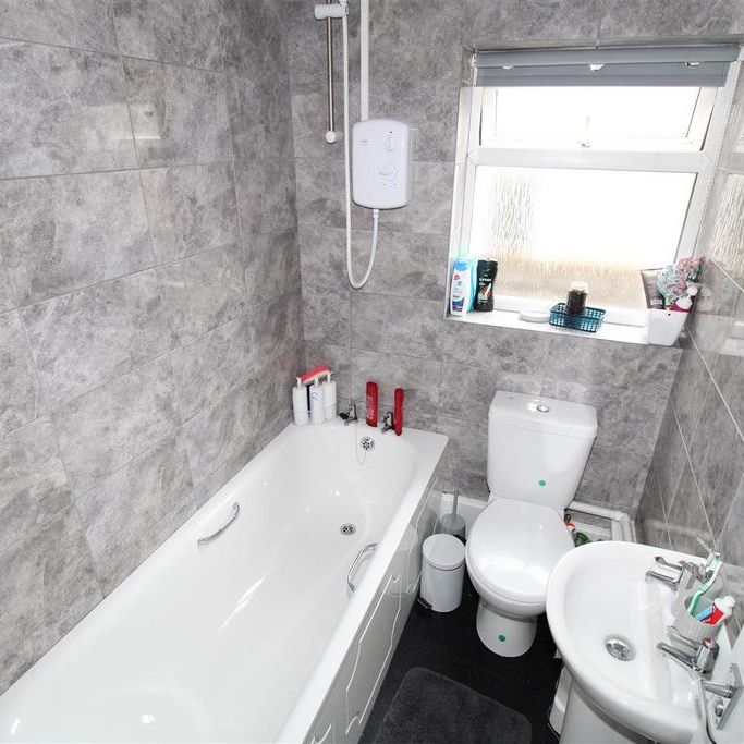 5 bedroom house to rent - Photo 1