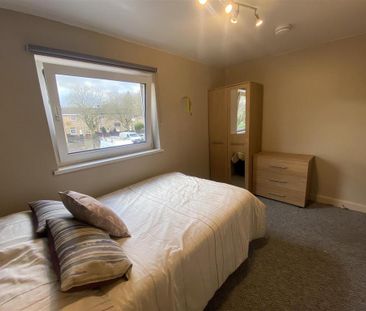 1 bedroom in a house share to rent - Photo 4