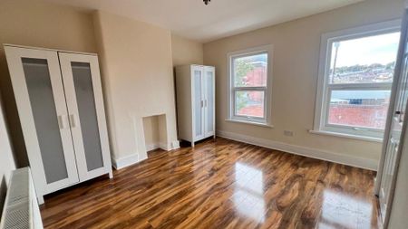 4 bedroom terraced house to rent - Photo 3