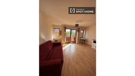 Bed for rent in 2-bedroom apartment in Dublin - Photo 2