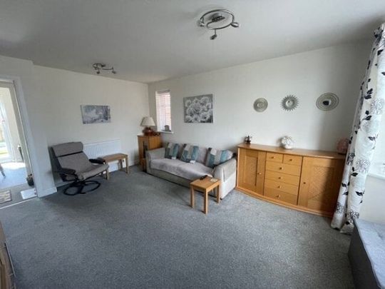 Mohave Drive, Formby, L37 - Photo 1