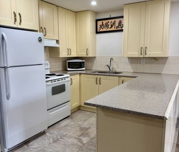 For Lease - 71 Slack Street, Bradford West Gwillimbury, Ontario - Photo 2