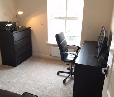 4 bedroom semi-detached house to rent - Photo 6