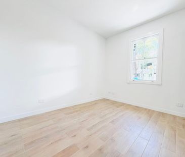 PREMIUM TERRACE BLENDS CLASSIC AND MODERN IN THE HEART OF SYDNEY - Photo 6