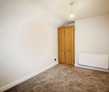 2 bedroom end of terrace house to rent - Photo 1