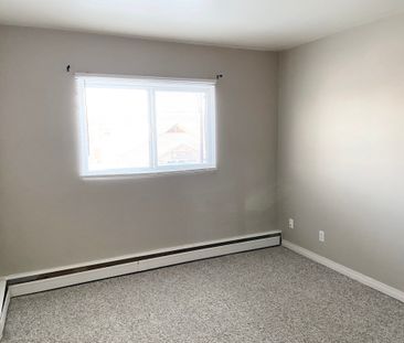 Sorrento Manor - Photo 6