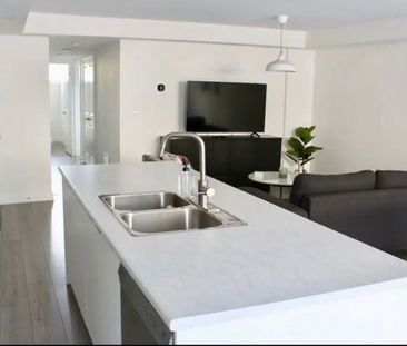 For Lease - 3078 Sixth Line Unit# 112, Oakville, Ontario - Photo 1