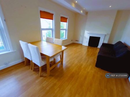 3 bedroom flat to rent - Photo 2