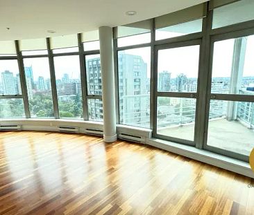 Spacious 2 Bed 2 Bath Sub-Penthouse with City & Sea View | 1277 Nelson Street, Vancouver - Photo 1