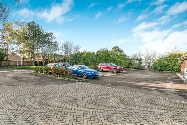 Rosslyn Close, Sunbury On Thames, Middlesex, TW16 7NN - Photo 1