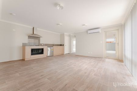 Modern, Low-Maintenance Living Duplex - Photo 4