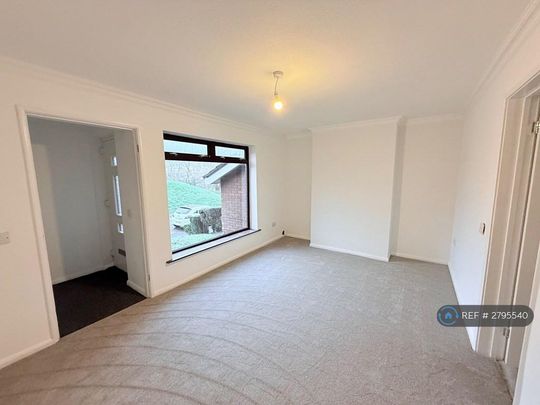 3 bedroom terraced house to rent - Photo 1