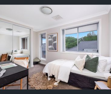 SPACIOUS TOWNHOUSE IN CONVENIENT LOCATION! - Photo 4