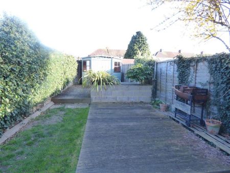 3 bedroom end of terrace house to rent - Photo 5