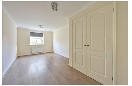 2 Bed Flat, Harland Close, SW19 - Photo 3