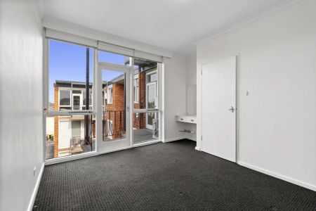 Bright & Fresh! - Photo 3