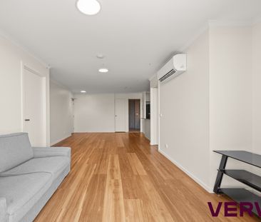 STYLISH CITY LIVING ON NORTHBOURNE AVENUE - Photo 3