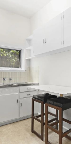 Private & Secluded Ground Floor Apartment in Prime Toorak Location ! - Photo 1
