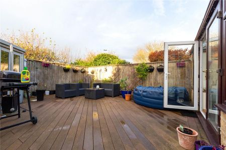 3 bedroom semi-detached house to rent - Photo 4