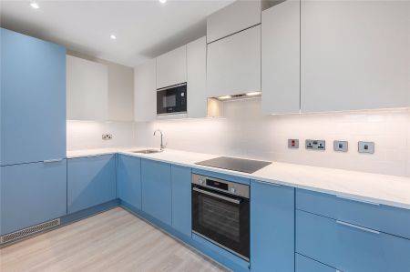 Apt 190, Leatherhead, Surrey, KT22 flat to rent - Photo 5
