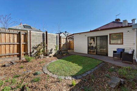 Spacious 3-Bedroom St Kilda Rental with Modern Upgrades and Alfresco Living - Photo 4