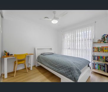 12 Linfield Street, Hillcrest, Qld 4118 - Photo 1