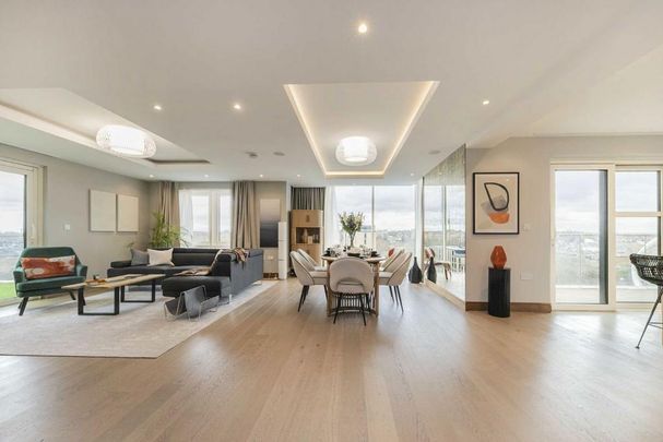 3 bedroom flat to rent - Photo 1