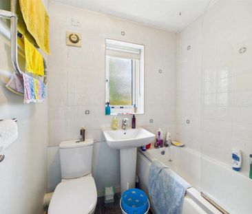 2 bedroom end of terrace house to rent - Photo 6