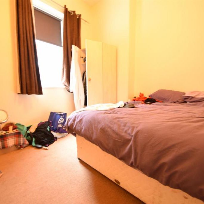 3 bedroom flat to rent - Photo 1