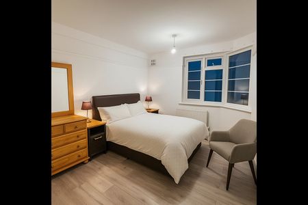 4 Bed Flat, London Road, CR7 - Photo 3