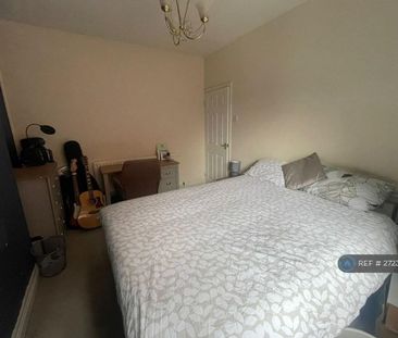 2 bedroom semi-detached house to rent - Photo 4