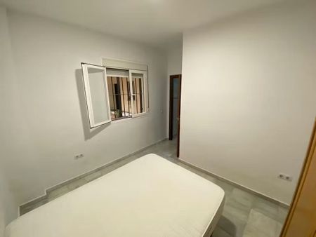 Calle Santo Rey, Sevilla, Andalusia 41018 - Photo 3