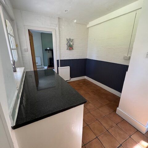 Three Double Bedroom Cottage to Rent in Mayfield - Photo 1