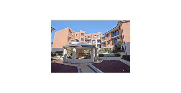 3 BEDROOM APARTMENT - Photo 1